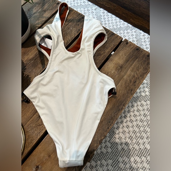 Nike Swim Women's Cut-Out One-Piece Swimsuit sexy sporty size small or medium. - Picture 5 of 6